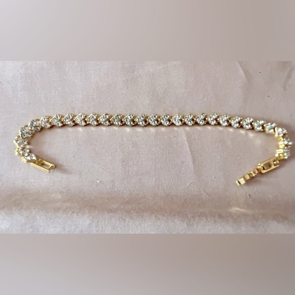 Jewelry - Beautiful Bracelet!  8” BN!